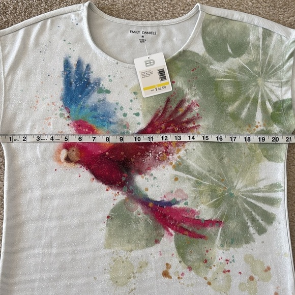 NWT Colorful Parrot Graphic T-Shirt - Picture 7 of 8